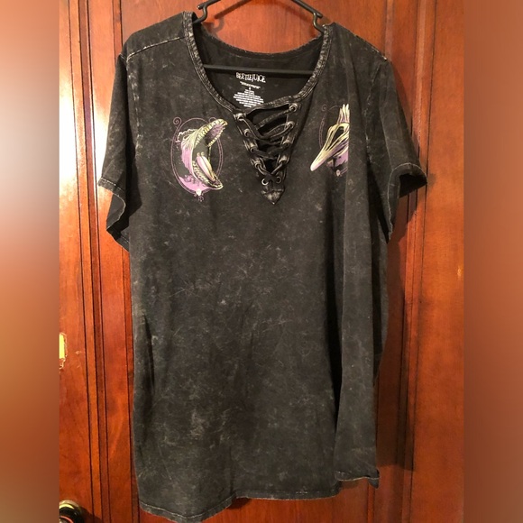 Torrid Beetlejuice Tee with front detail (Plus Size) - Picture 1 of 6